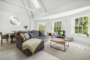 Two Bedrooms Apartment – Barrons Chase